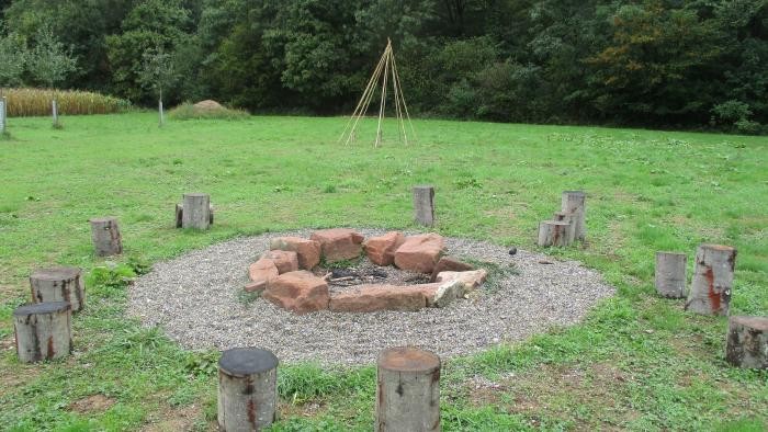 Waldkindergarten_Feuerstelle zum Wärmen und Kochen